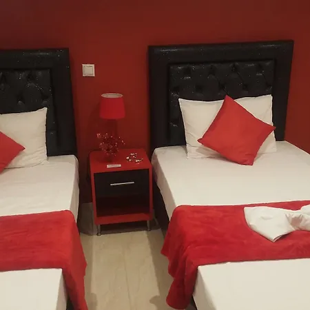 4 Modern In Featuring A Balcony And Views 50m