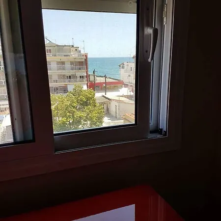 4 Modern In Featuring A Balcony And Views 50m Apartment