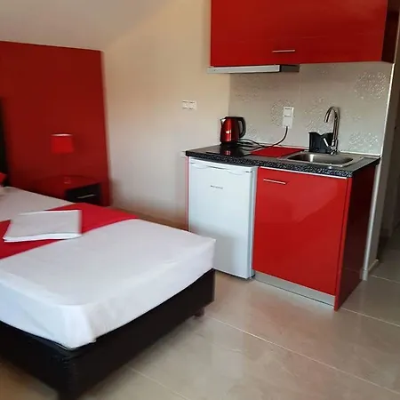 4 Modern In Featuring A Balcony And Views 50m Apartment *