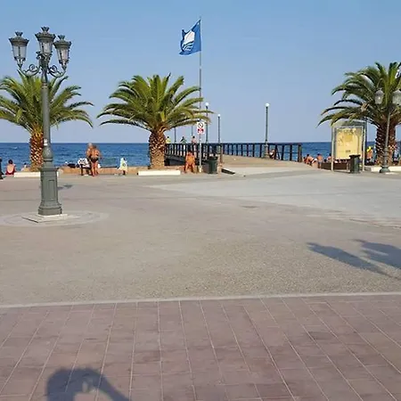 Apartment 4 Modern In Featuring A Balcony And Views 50m Paralia Katerinis