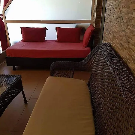4 Modern In Featuring A Balcony And Views 50m Apartment *